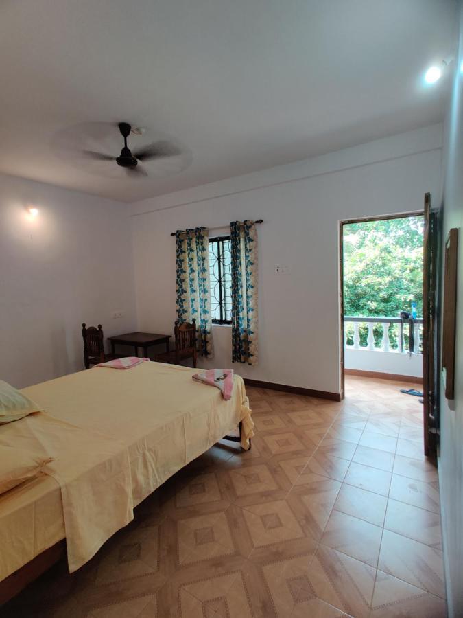 מנדרם Shalom Guest Rooms מראה חיצוני תמונה